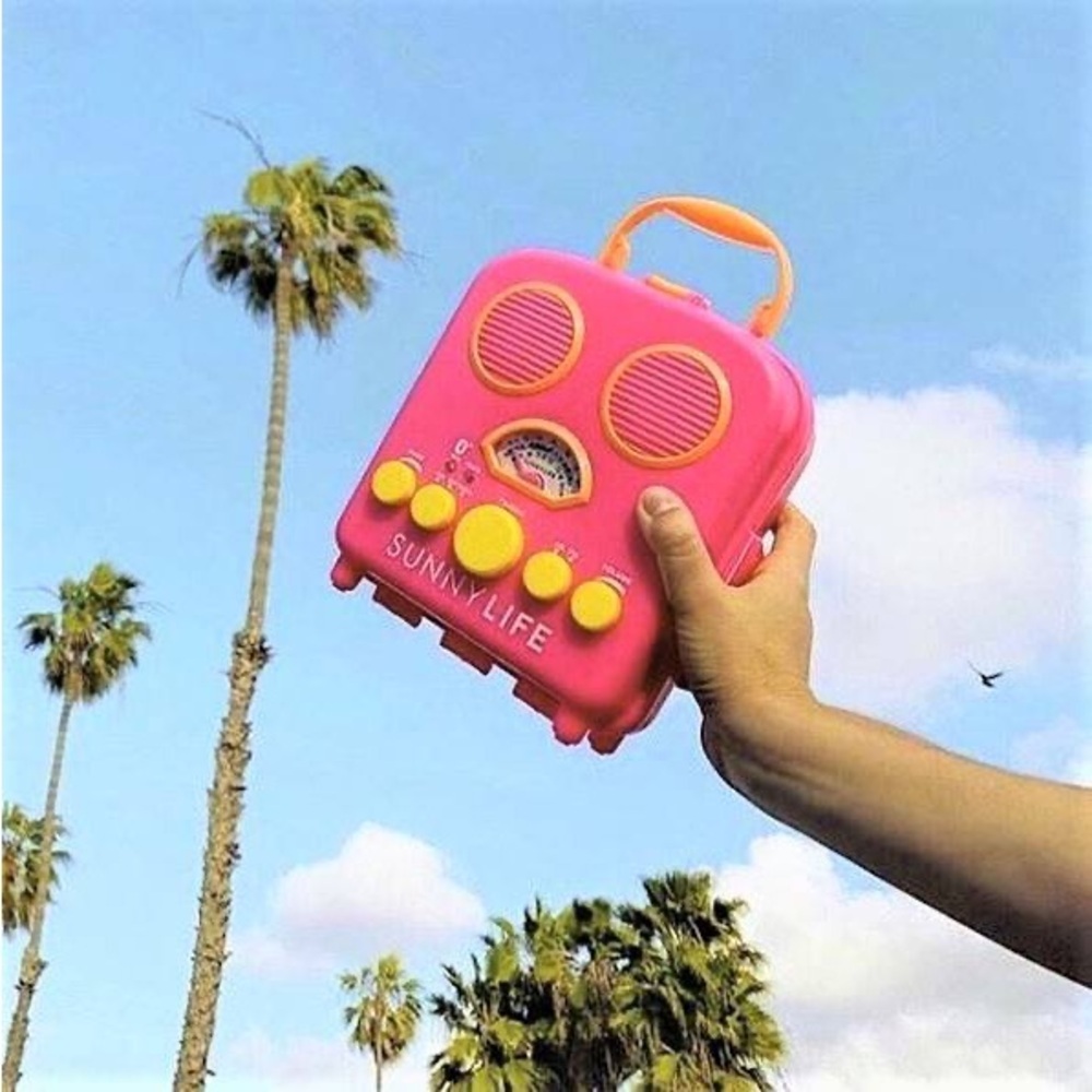 THE SUNNYLIFE FRUIT SALAD
SUNNYLIFE BEACH SOUNDS CREW